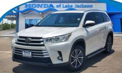 2019 Toyota Highlander LE