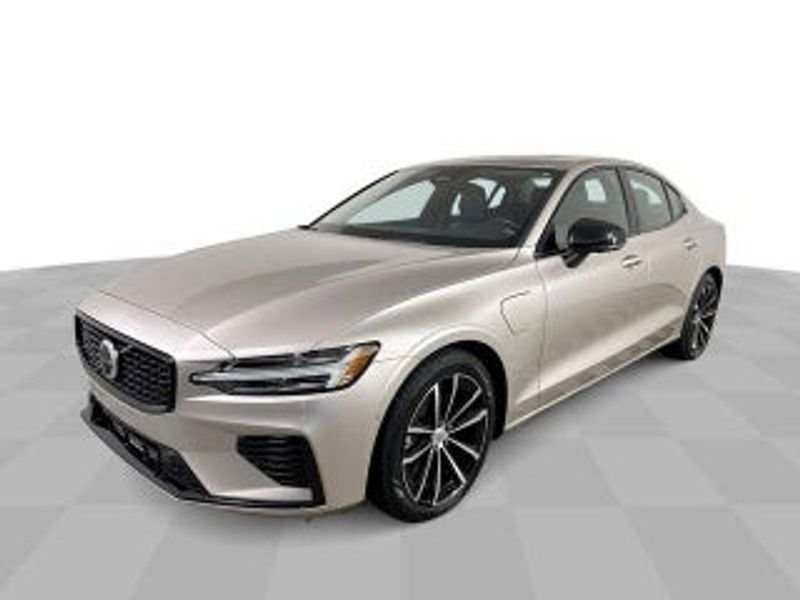 2024 Volvo S60 — a typically priced live listing