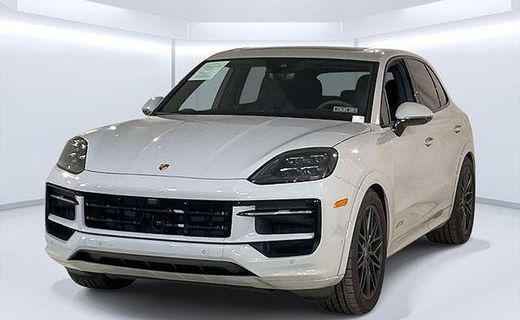 2025 Porsche Cayenne GTS