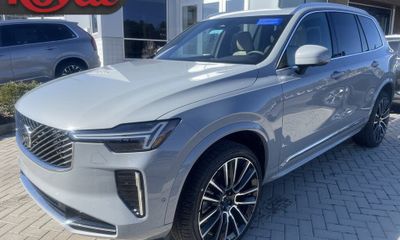 2026 Volvo XC90 Plus Bright