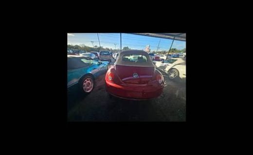 2006 Volkswagen Beetle Package 2