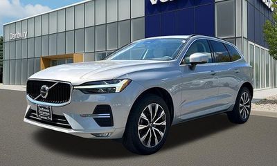 2023 Volvo XC60 Core Bright Theme
