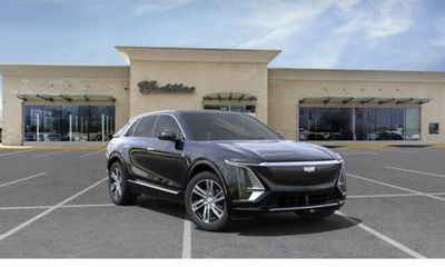 2024 Cadillac Lyriq Tech 1