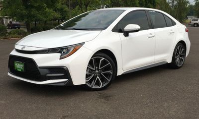 2020 Toyota Corolla SE CVT W