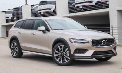 2026 Volvo V60CC Ultra