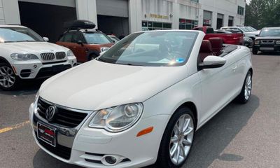 2011 Volkswagen EOS Luxury