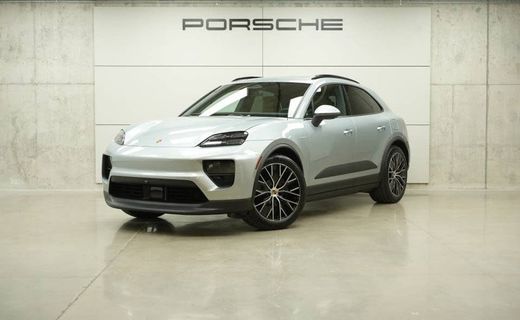 2026 Porsche Macan 4