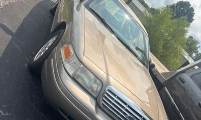 2003 Ford Crown Victoria LX