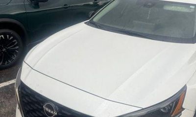2023 Nissan Altima SR