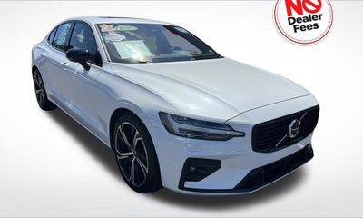 2024 Volvo S60 Ultimate Dark