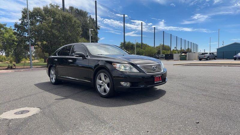 2011 Lexus LS — a typically priced live listing