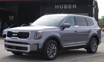 2023 Kia Telluride LX