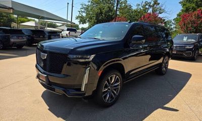 2022 Cadillac Escalade ESV Sport
