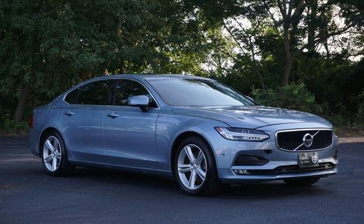 2018 Volvo S90 Momentum