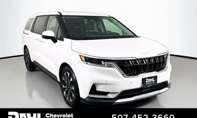 2024 Kia Carnival EX
