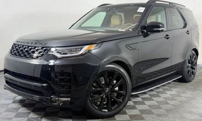 2026 Land Rover Discovery P360 Dynamic SE
