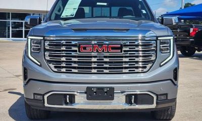 2025 GMC Sierra Denali