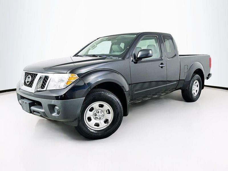 2021 Nissan Frontier — a typically priced live listing