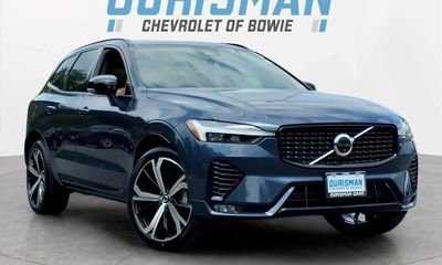 2024 Volvo XC60 Ultimate Dark
