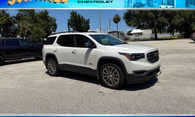 2017 GMC Acadia ALL Terrain 2