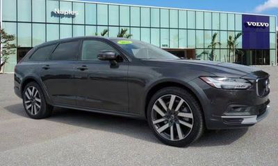 2022 Volvo V90CC Inscription