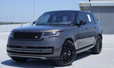2023 Land Rover Range SE