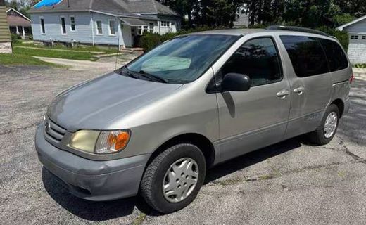 2002 Toyota Sienna LE