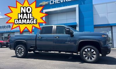 2026 Chevrolet Silverado HD Custom