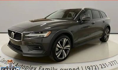 2025 Volvo V60CC Plus