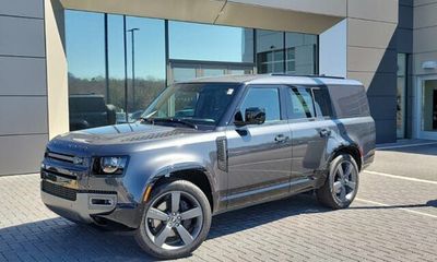 2024 Land Rover Defender 130 Outbound