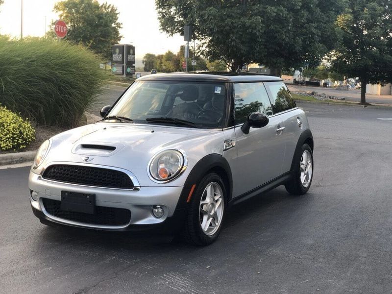 2007 Mini Cooper — a typically priced live listing