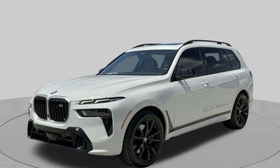 2023 BMW X7 M60i