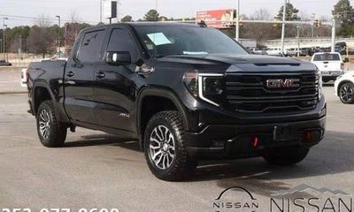 2023 GMC Sierra AT4