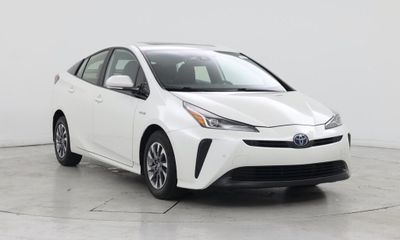 2019 Toyota Prius L LE XLE
