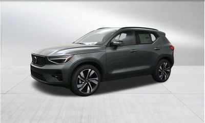 2026 Volvo XC40 Plus Dark