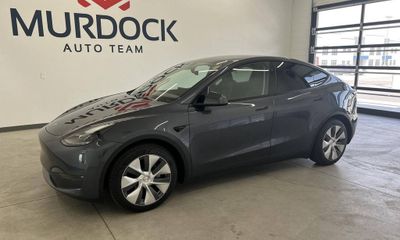 2023 Tesla Model Y Long Range Dual