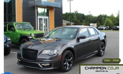 2023 Chrysler 300 Touring L