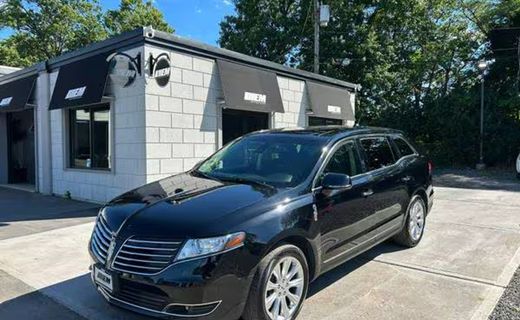 2018 Lincoln MKT Base