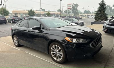 2020 Ford Fusion SE