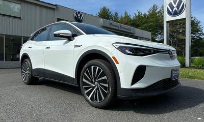 2024 Volkswagen ID 4 Pro
