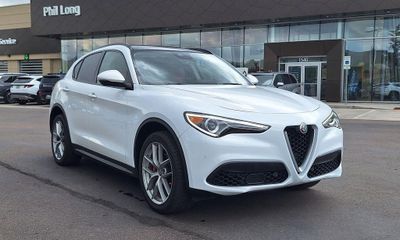 2018 Alfa Romeo Stelvio Sport