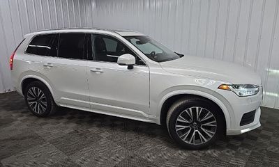 2021 Volvo XC90 Momentum