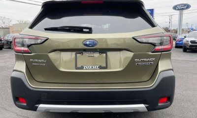 2023 Subaru Outback Touring