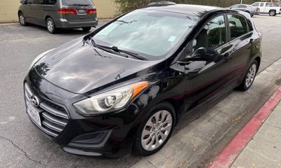 2016 Hyundai Elantra Standard