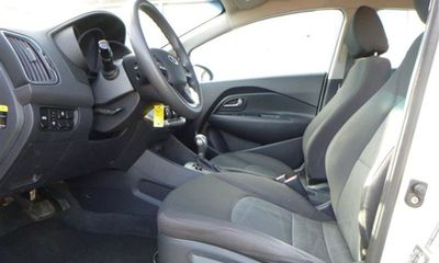 2016 Kia RIO LX A T