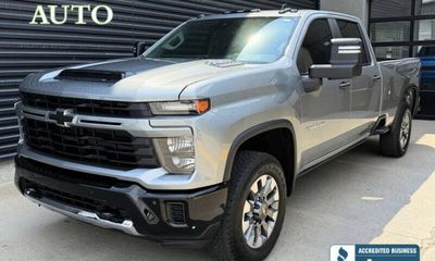 2026 Chevrolet Silverado HD Custom
