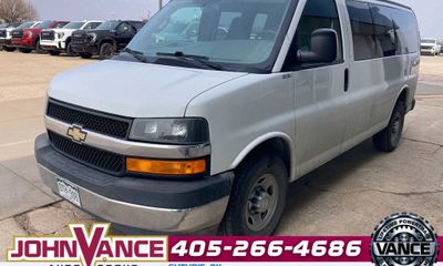 2017 Chevrolet Express Passenger LT