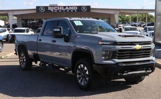 2024 Chevrolet Silverado HD Custom