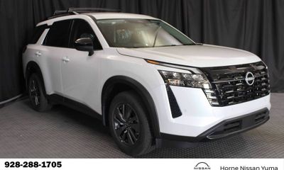 2026 Nissan Pathfinder SV