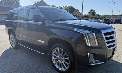 2017 Cadillac Escalade Luxury